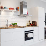 Design de bucătărie alb minimalist