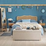 Guļamistabas oderes dekors matētās krāsās