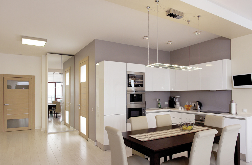 Virtuves dizains modernā minimālisma stilā.