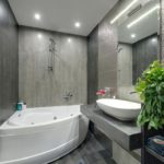 Thiết kế phòng tắm bồn tắm 6 mét vuông với trần kéo dài