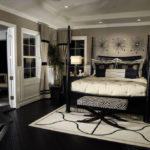 nástenné dekorácie v spálni šedej farby