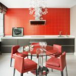 Combinazione di colori interni cucina rosso e nero su uno sfondo bianco