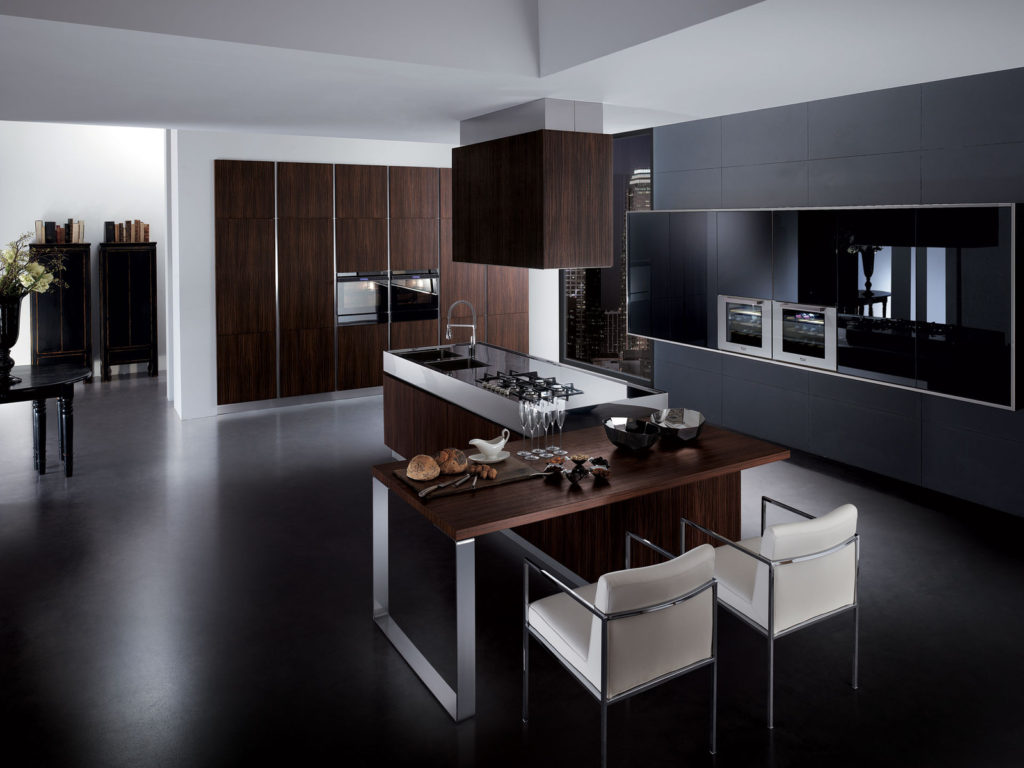 Combinación de colores interior de cocina marrón oscuro