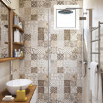 עיצוב חדר אמבטיה באריחים בסגנון חרושצ'וב עם דפוס גיאומטרי