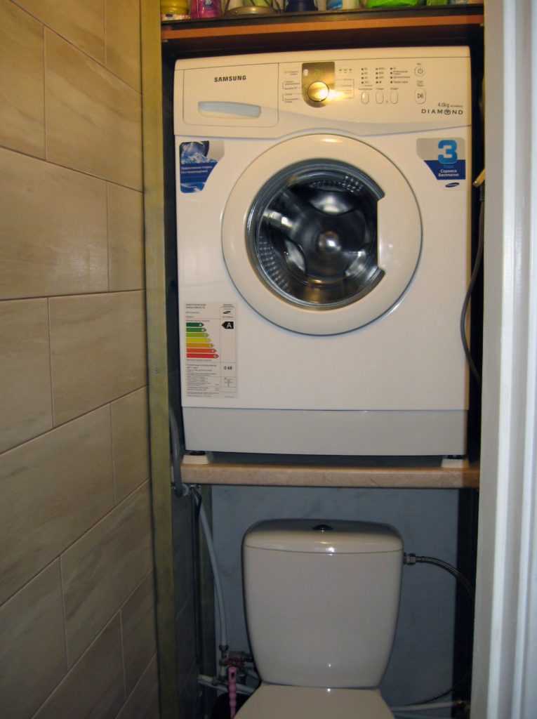תכנון חדר האמבטיה בפלופ מכונת הכביסה בחרושצ'וב