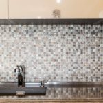 tile apron in the kitchen design