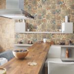 apron made of tiles in the kitchen interior ideas