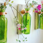 Remeslá pre kuchynské vázy pripevnené na stenu z fliaš
