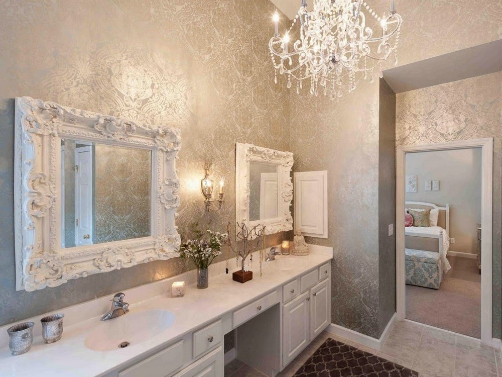 עיצוב חדרי אמבטיה עכשווי משלב מראות בגט