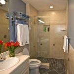 phòng tắm với vòi hoa sen trang trí hình ảnh