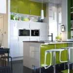 žalios virtuvės interjeras