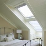 пример за необичаен интериор на спалнята на снимката на тавана