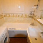 דוגמא לפנים יפהפיים של חדר אמבטיה עם צילום אריחים
