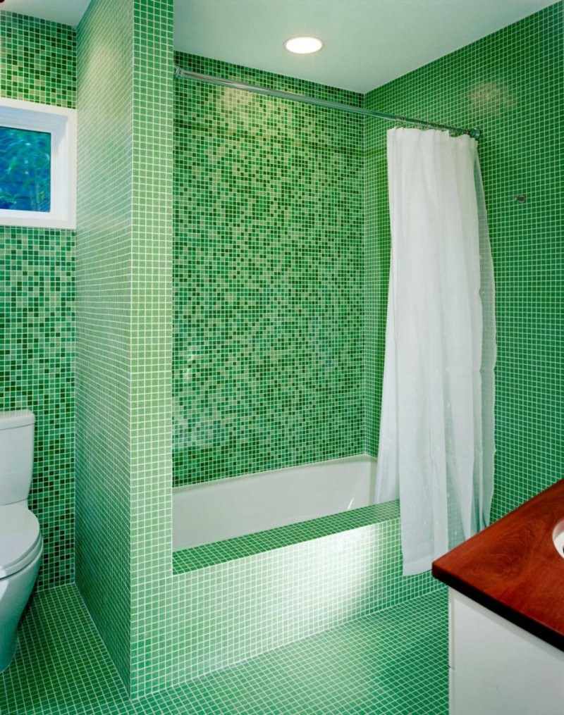 דוגמה לסגנון יוצא דופן של חדר אמבטיה עם אריחים