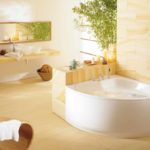 דוגמה לעיצוב אמבטיה מואר עם תמונה של אמבט פינתי