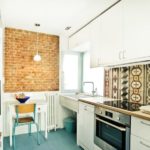 Akzent Backsteinmauer im Design der Küche