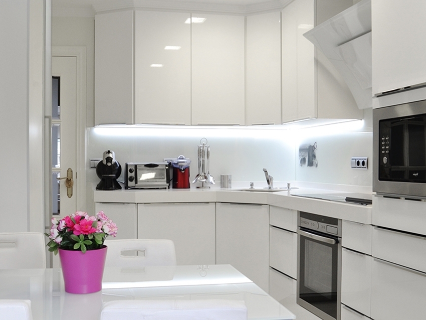 3 by 3 meter high-tech kitchen design