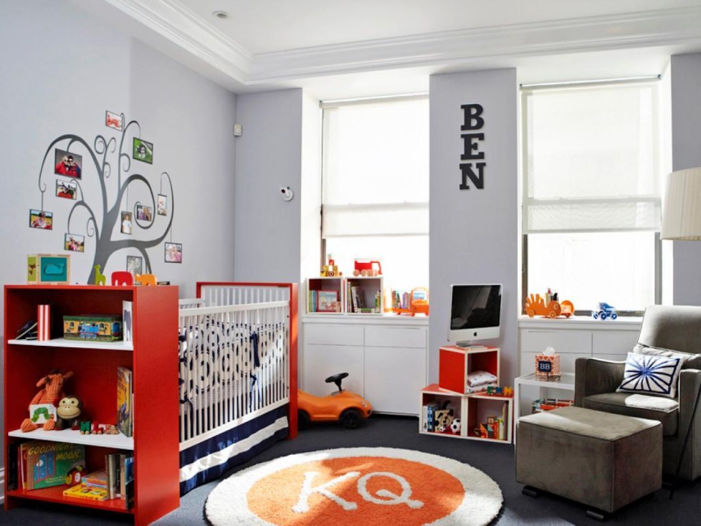 קירות ותקרה לבנים בחדר ילדים