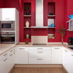 Rød farve i design af køkkenrummet