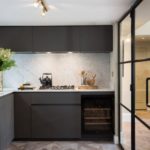 Zoning the kitchen with a glass partition