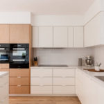 Kastmeubels in de keuken in de stijl van minimalisme