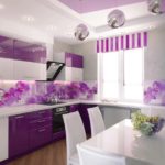 Violeta krāsa virtuves dizainā