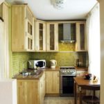 Kjøkkenmøbler av naturlig tre