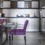 Violetinės minkštos virtuvės kėdės
