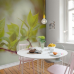 Les peintures murales dans la cuisine aideront à créer l'accent souhaité sur le mur court