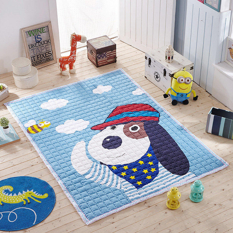 שטיח מואר עם כלב על הרצפה בחדר הילדים