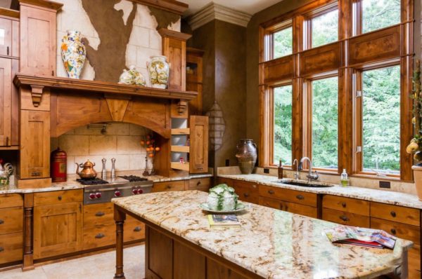 Country style kitchen with a wooden set