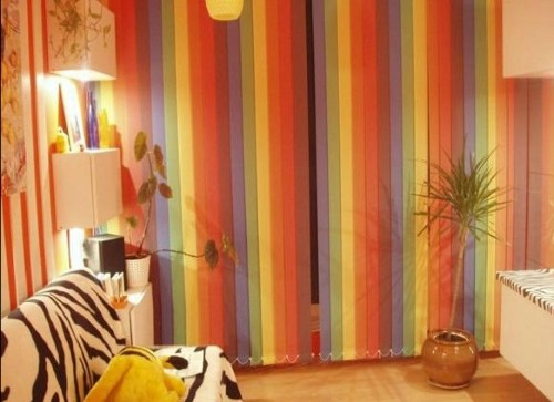 Multi-colored vertical blinds