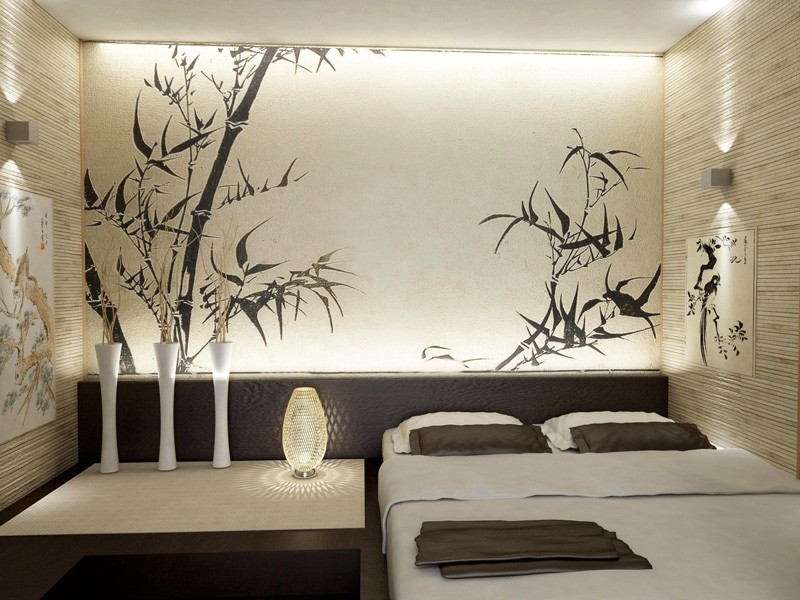 חדר שינה בסגנון יפני עם שני סוגים של טפטים