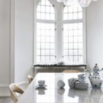 Spisebord med marmorplate