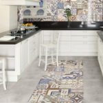 Mosaic tiles in the design of the kitchen
