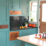 Kitchen furniture with closed facades
