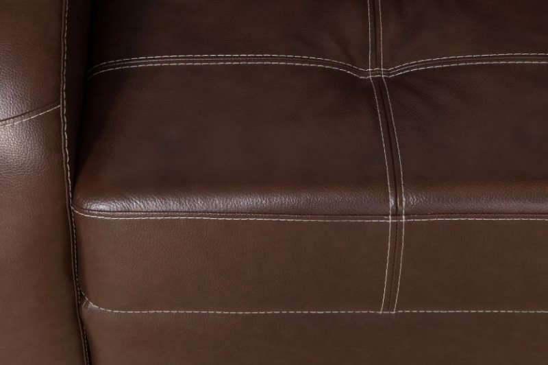 Canapea din piele tapițată maro pentru bucătărie