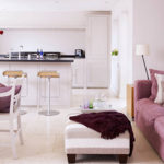 Ροζ μαλακός καναπές για την κουζίνα-σαλόνι