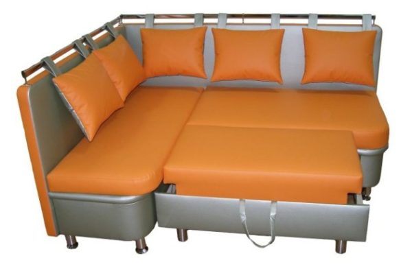 Kurbatang sofa
