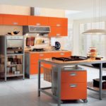 Kjøkkenøy på metallramme