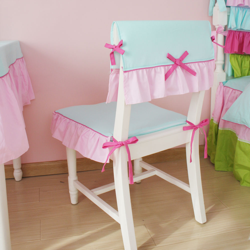 Decorating a baby chair with a beautiful cover