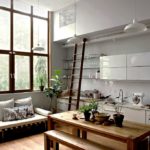 Bucătărie-living cu tavan înalt