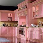 Bucătărie clasică roz