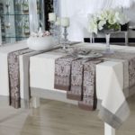 Decorating a dining table with textiles