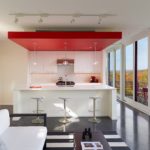 Red color in the interior of the kitchen