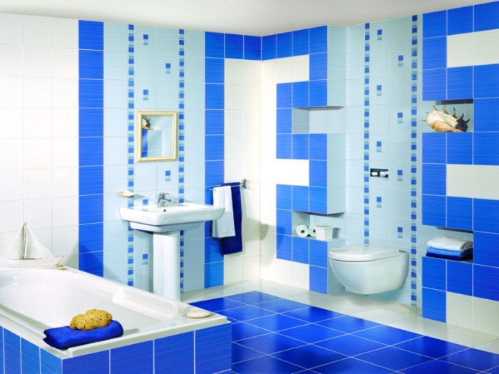 חדר אמבטיה כחול.