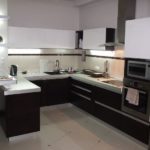 U-shaped kitchen design in contrasting colors