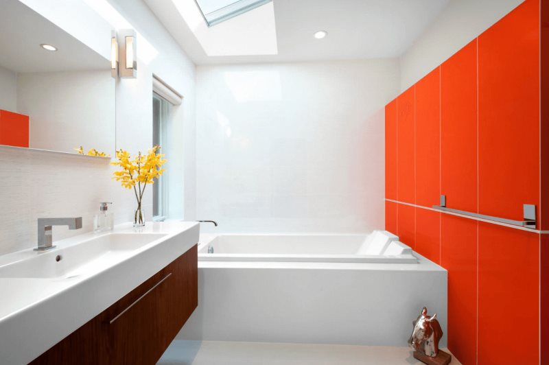פנים חדר אמבטיה מודרני באדום לבן