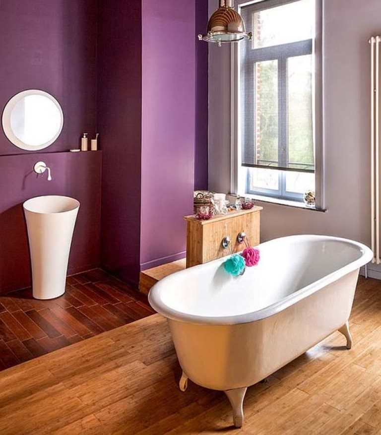 יעוד חדר האמבטיה בצבע קירות צבועים