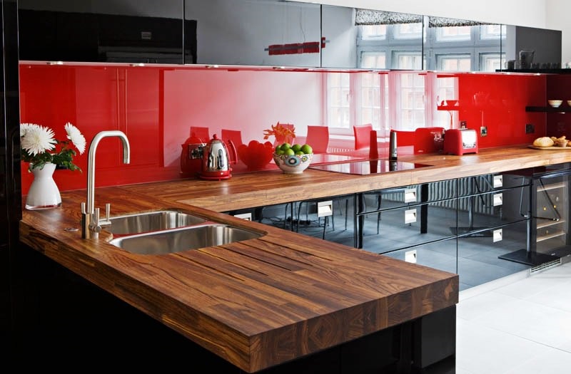 Red apron made of acrylic panels